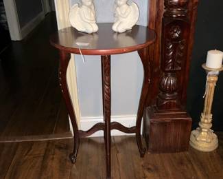 Cute round Antique table, porcelain cherubs