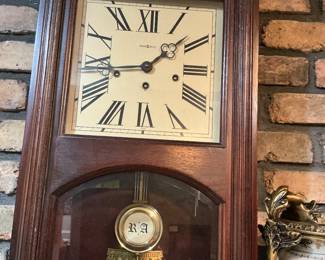 Working wall clock with key