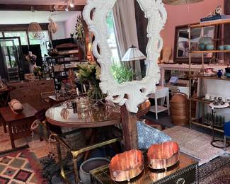 Full studio of vintage and fine items