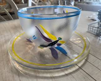 Kosta Boda "Tulipa" series bowl and platter, designed by Ulrica Hydman-Vallien