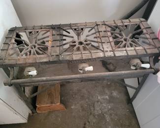 Gas stove