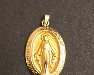 14k Gold Oval Miraculous Medal Pendant