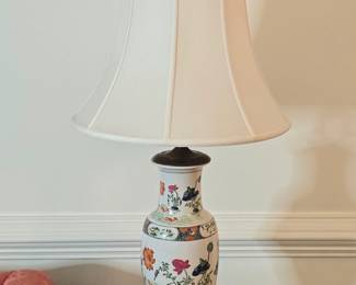 Vintage MCM Chinese Porcelain Table Lamp