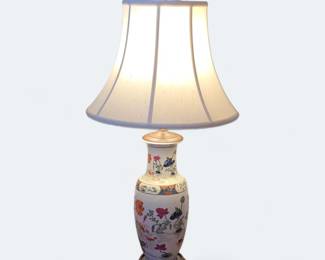 Vintage MCM Chinese Porcelain Table Lamp