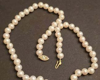 Pearl Necklace with 14k Gold Clasp