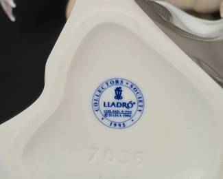 Lladro Porcelain "Afternoon Promenade" Figurine