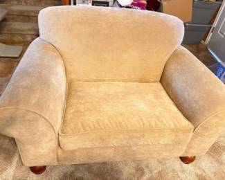 OVERSIZE CHAIR
