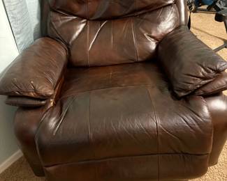 BROWN LEATHER RECLINER