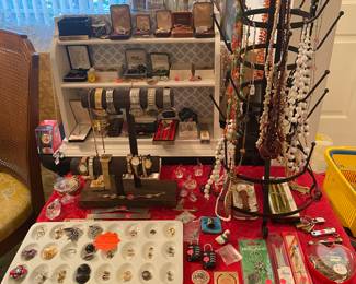 Vintage jewelry & brooches & watches