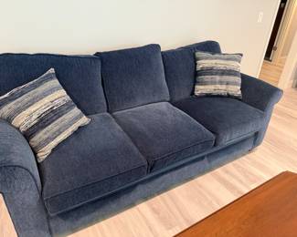 Beautiful clean couch by Haverty’s