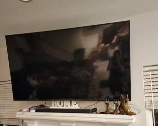 70in Samsung flat screen
Bose soundbar