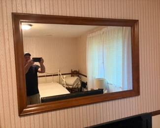 . . . nice accent mirror -- ignore goofy guy in mirror!