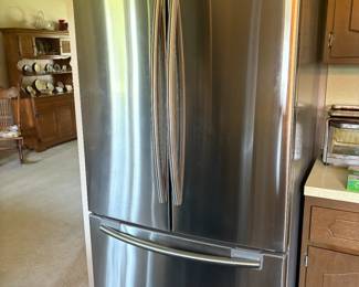 . . . Samsung fridge -- may or may NOT be in the sale -- owners are still deciding