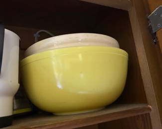. . . vintage Pyrex bowl