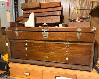 . . . love this vintage Kerstner and Sons toolbox