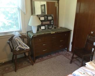 Mid century modern dresser w/mirror