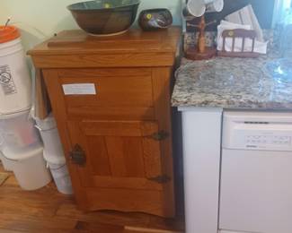Old ice chest w/fridge on bottom. Very good condition.