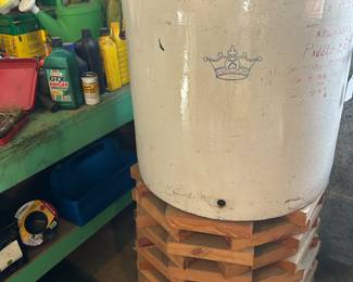 25 gallon crock w/wood stand