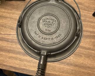 Cast iron Wagner waffle maker.