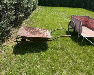 Wheel barrel