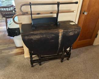 Gate leg table & canes