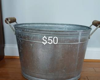 Ice bucket