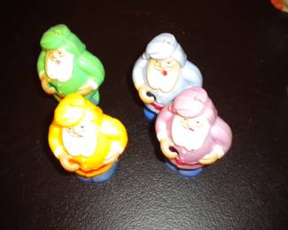 Plastic Santas approx 3"