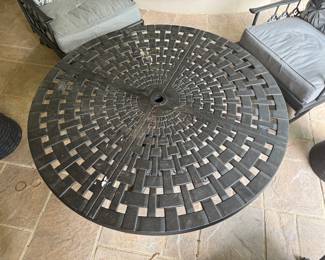 Cast Aluminum Woven 48 inch Round Pedestal Table