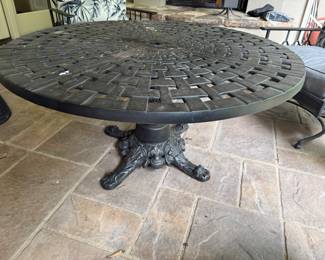 Cast Aluminum Woven 48 inch Round Pedestal Table