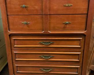 MID CENTURY VIRGINIA DRESSER