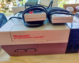 VINTAGE NINTENDO & GAMES