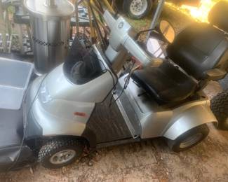 HEAVY DUTY SCOOTER - NEW BATTERY - EXCELLENT CONDITION