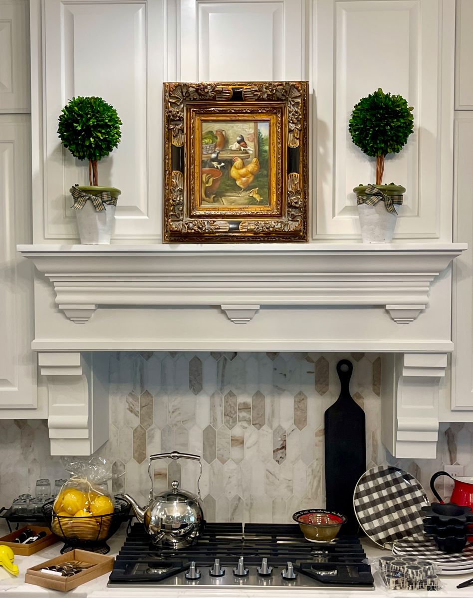 VINTAGE FRAMED FOWL ART IN ORNATE GOLD/BLACK FRAME, DECORATIVE TOPIARY TREES