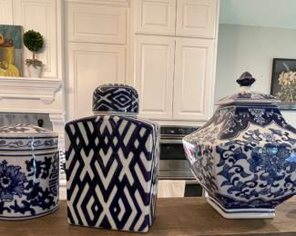 LOVELY BLUE & WHITE HOME ACCENT DECOR!
