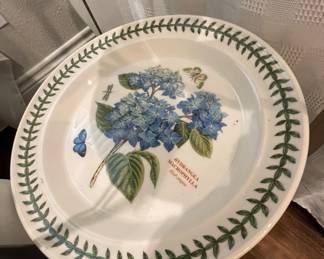 PORTMEIRION BOTANIC GARDEN PLATE-HAVE TOTAL OF 8 WITH VARYING DESIGNS
