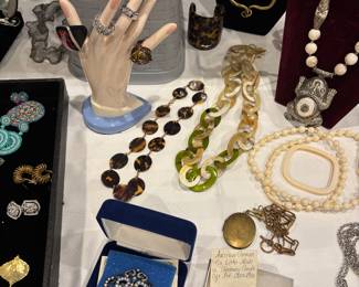 WONDERFUL SELECTION OF COSTUME JEWELRY INCLUDING CAMROSE & KROSS REPRODUCTION OF JEWELRY WORN BY JACQUELINE BOUVIER KENNEDY