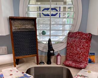 SOAP SAVE WASH BOARD, FRENCH ENAMEL UTENSIL HOLDER, VINTAGE TEXAS MOTIF TABLECLOTH