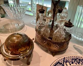 VINTAGE SILVER PLATE CRUET SET , VINTAGE ROGERS SILVER CO ROLL TOP CAVIAR/BUTTER DISH SERVER LION HEAD