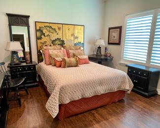ASIAN MOTIF BEDROOM, FULL SIZE MATTRESS, ASIAN MOTIF SCREEN, FULL SIZE BEDDING SET BY DKNY