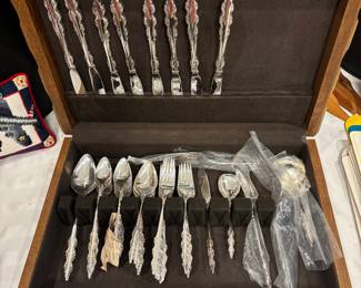 INTERNATIONAL DEEP SILVER INLAID FLATWARE SET