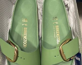 BIRKENSTOCKS NIB SIZE 9/40