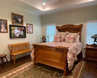 ANTIQUE VICTORIAN CARVED FULL SIZE OAK BED