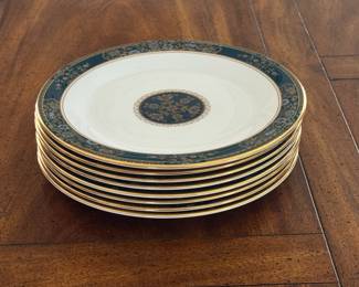 Royal Doulton Carlyle pattern salad plates. Set of 8. Dimensions: Salad plates 8”