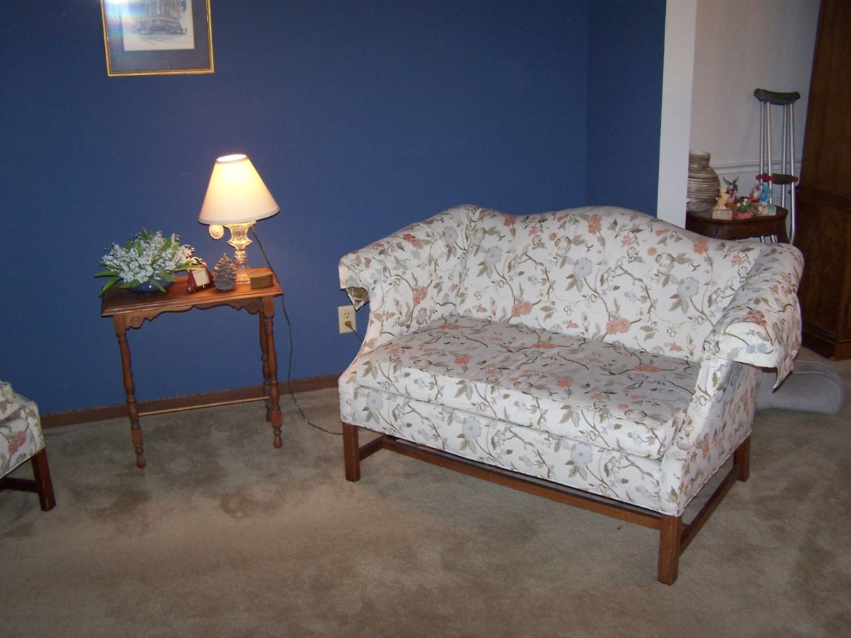 CAMEL-BACK LOVESEAT, SMALL TABLE & LAMP
