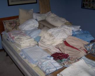 THE FULL-SIZE BED & BEDDING