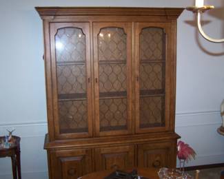 DREXEL CHINA CABINET