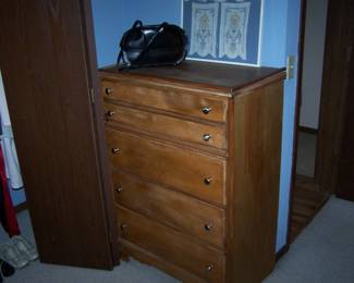 CHEST OF DRAWERS