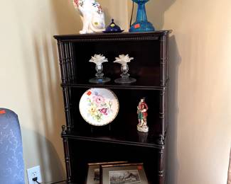 Wooden shelf, ceramic cat, signed plate, electric lamp