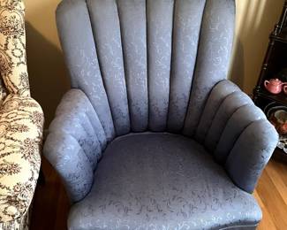 Lovely, classic blue tufted chair - like new
