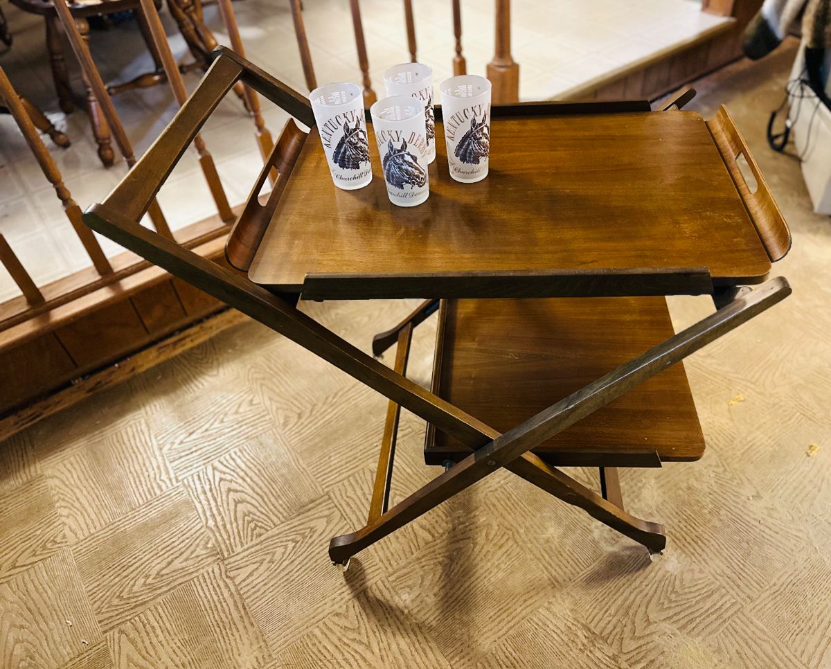 Yugoslavia Nasco MCM wood rolling serving/bar cart . Too tray is removable